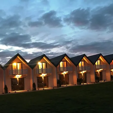 Деревянный коттедж White Реваль